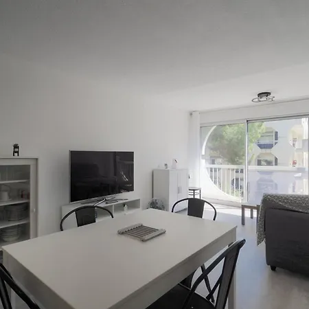 Centre-ville, Parking - 6 Pers. - Fr-1-874-32
