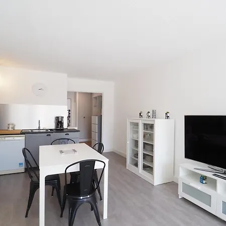 Centre-ville, Parking - 6 Pers. - Fr-1-874-32