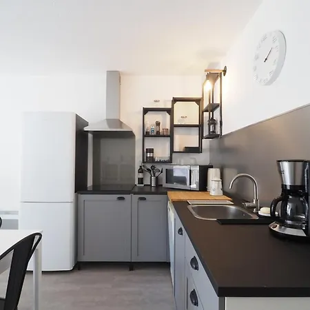 Centre-ville, Parking - 6 Pers. - Fr-1-874-32 Apartment *